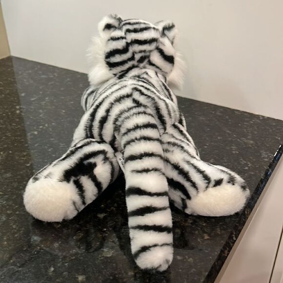 Siegfried & Roy Titan White Siberian Tiger by at the Mirage - Picture 5 of 9